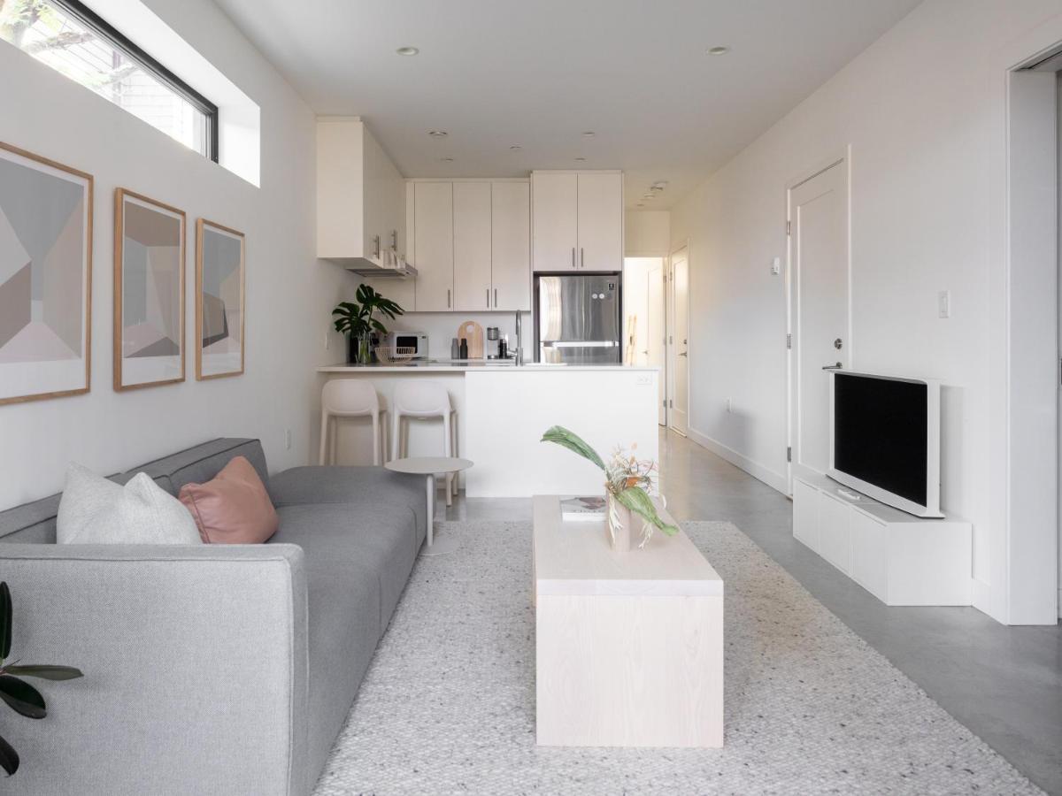 Welcome To Kinn Apartment - Lovely One Bedroom Vancouver Exterior foto
